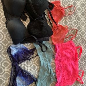 Lot of 6 multi-colored bras, excellent condition